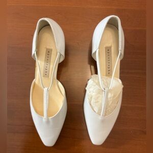 Apostrophe Ivory Leather T-Strap Heels Size 7 Block Heel Minimalist